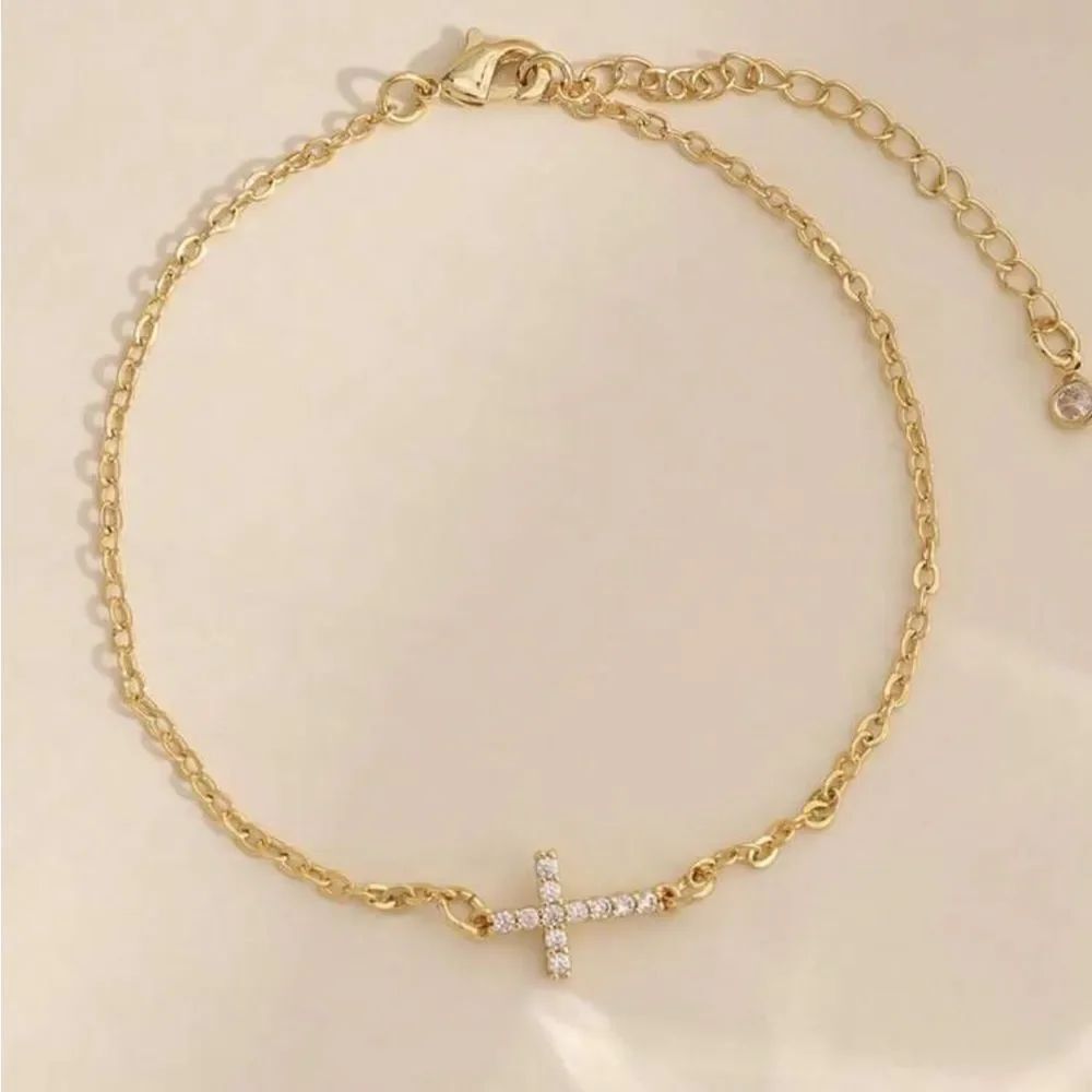 Cross bracelet N745
